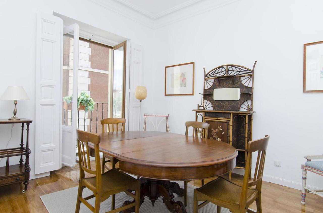 Apartamento Paseo Del Prado II En Madrid Exteriör bild