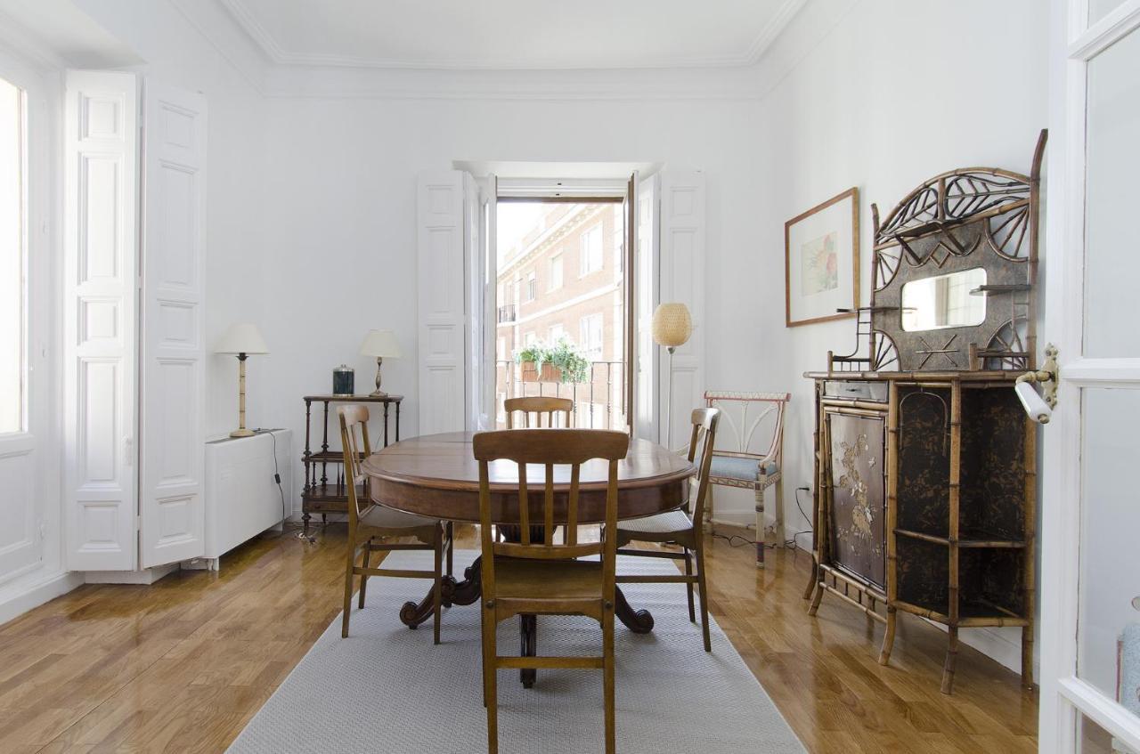 Apartamento Paseo Del Prado II En Madrid Exteriör bild