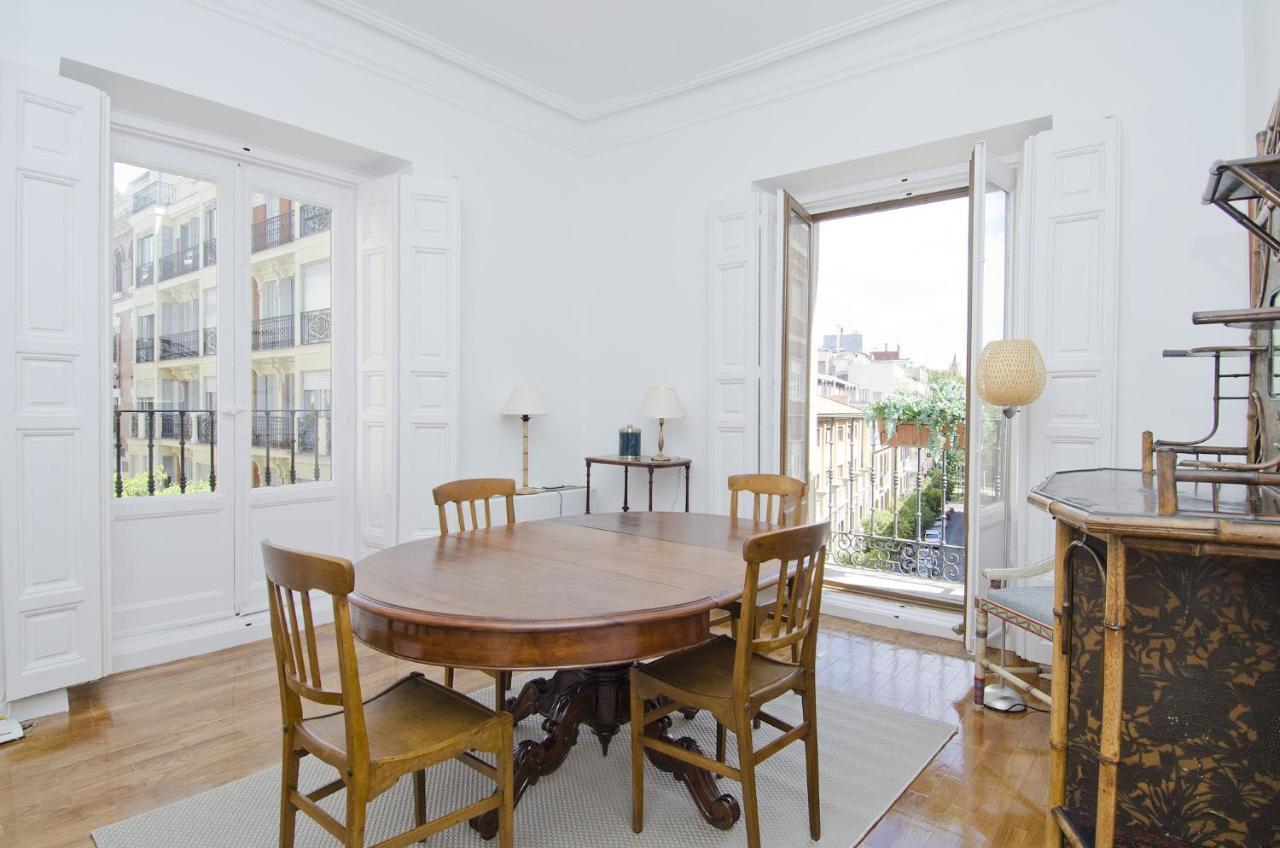 Apartamento Paseo Del Prado II En Madrid Exteriör bild